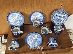 Antique Blue & white porcelain tea cups & saucers lot Blue willow Copeland