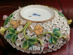 Antique Meissen Porcelain Schneeballen Snowballs Cup & Saucer Canaries 19thc