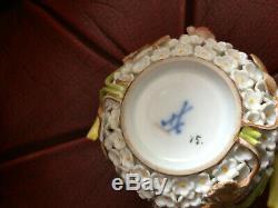 Antique Meissen Porcelain Schneeballen Snowballs Cup & Saucer Canaries 19thc
