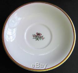 Bing & Grondahl B&G Christmas Holiday Service for 6 Cup & Saucer & Dessert Plate