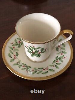 LOT (6) Lenox Fine China HOLIDAY Demitasse Cup & Saucer set Holly Berry & Gold