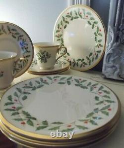Lenox Holiday Pattern Christmas 12 Pc Set Porcelain China Cups Saucers Plates Nw
