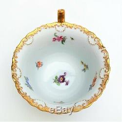 Meissen Porcelain Scattered Flowers Tea Cup & Saucer with Rare Shell Edge ca. 1820