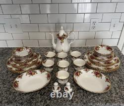 Royal Albert Old Country Roses 44-Piece Fine China Set Perfect Condition