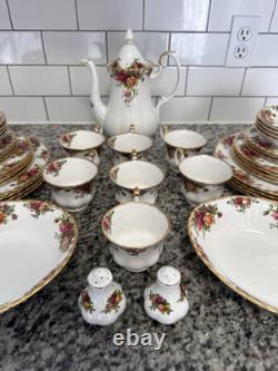 Royal Albert Old Country Roses 44-Piece Fine China Set Perfect Condition