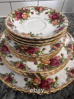 Royal Albert Old Country Roses 44-Piece Fine China Set Perfect Condition