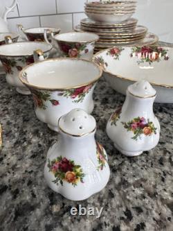 Royal Albert Old Country Roses 44-Piece Fine China Set Perfect Condition