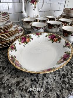 Royal Albert Old Country Roses 44-Piece Fine China Set Perfect Condition