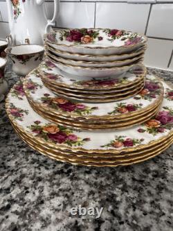 Royal Albert Old Country Roses 44-Piece Fine China Set Perfect Condition